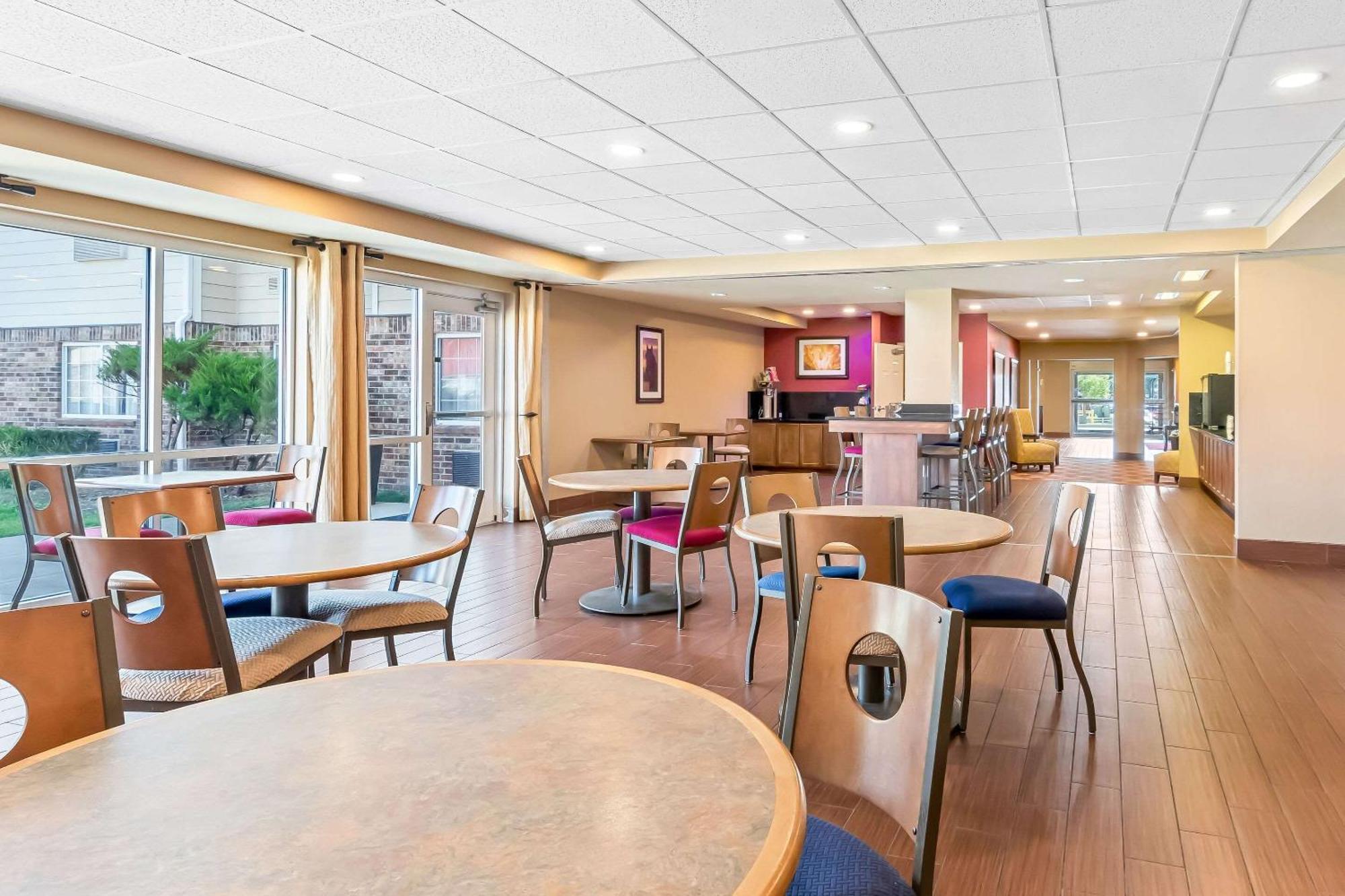 Quality Inn 3*